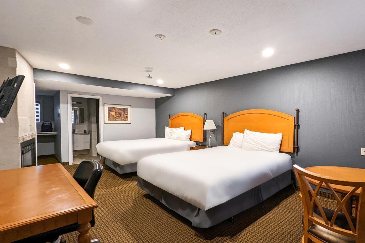 First Canada Hotel Cornwall Hwy 401 On Экстерьер фото